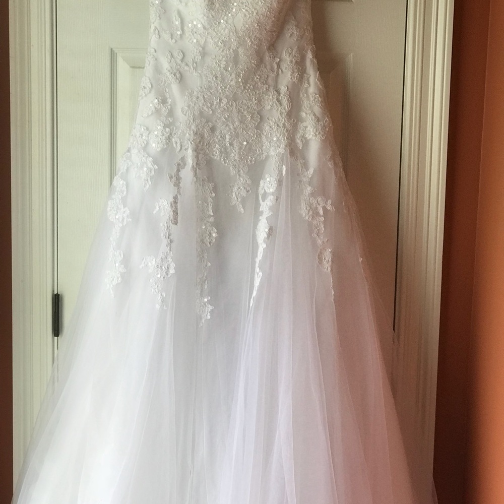 Wedding Dress - Picture 7 of 8